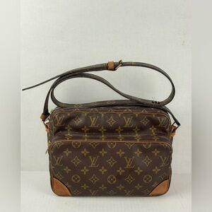 LOUIS VUITTON Nile Crossbody Bag Monogram Canvas